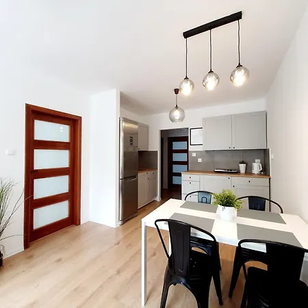 Mieszkanie Blisko Plazy & Parking Apartment *